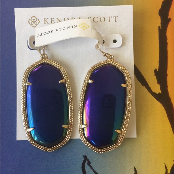 NWT Kendra Scott Danielle Earrings Black Iridescen - Picture 2 of 8